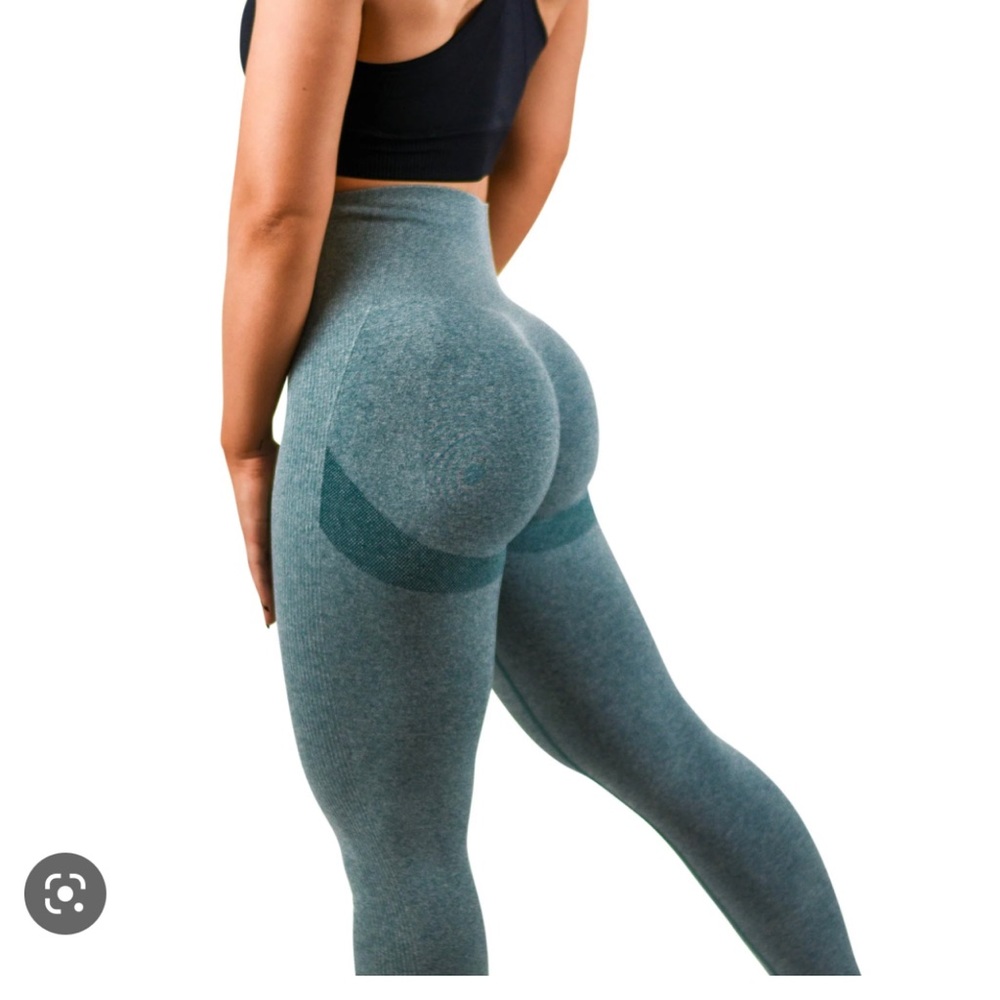 Revenge body butt lifting leggings